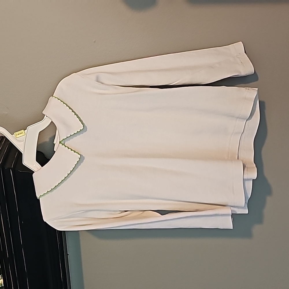 White shirt w green stitch